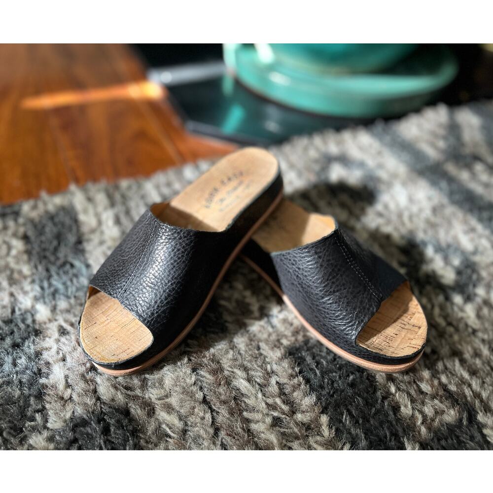 Kork-Ease Black Leather Comfort Slides Womens 5M EUC